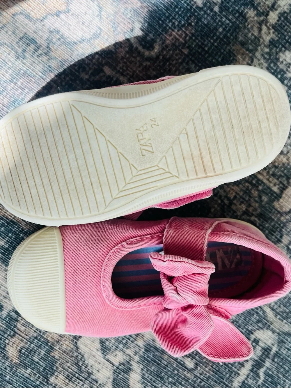 Zara Pink Canvas Bow Slip-On Shoes for toddler size 8